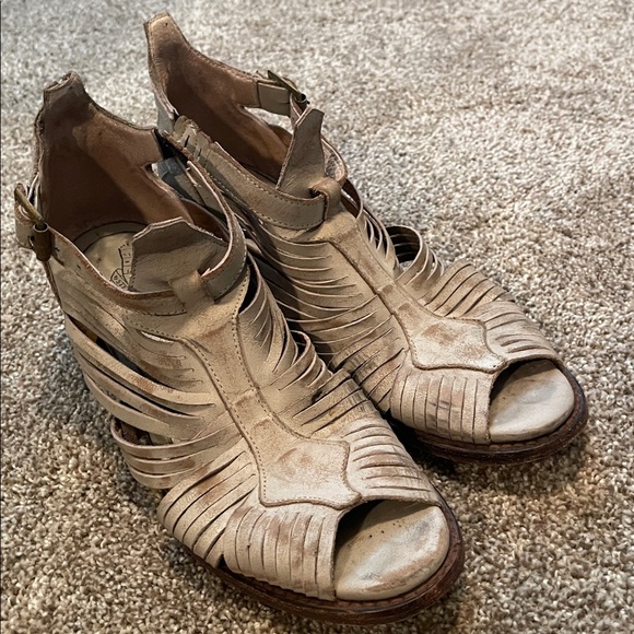 Freebird by Steven Arrow Heeled Sandal size 9 - Picture 13 of 13